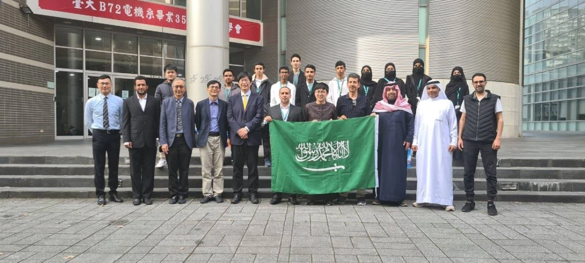 

الطلاب المشاركون في البرنامج                                                       (مكة)