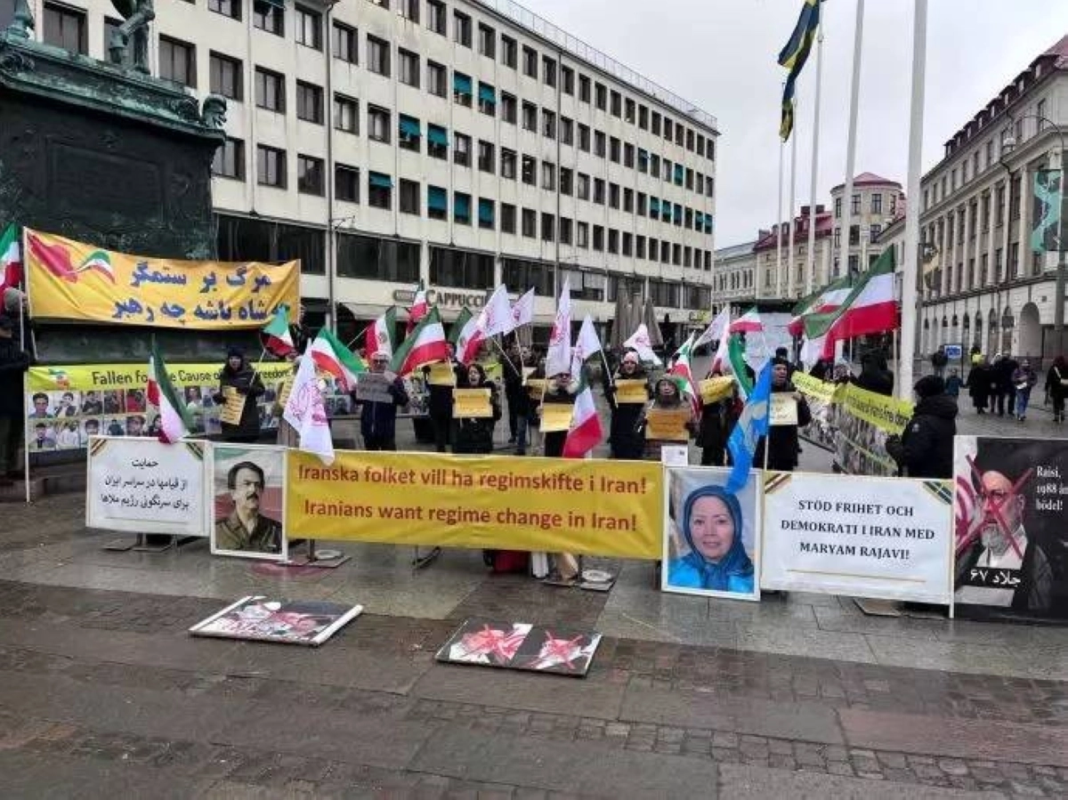 

مظاهرات الإيرانيين في أوروبا تتواصل                                                                           (مكة)