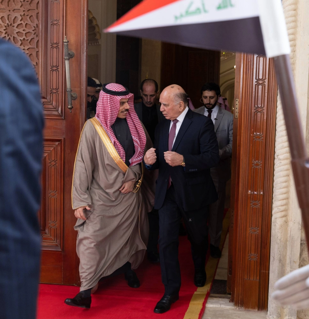 

وزير الخارجية مع فؤاد حسين