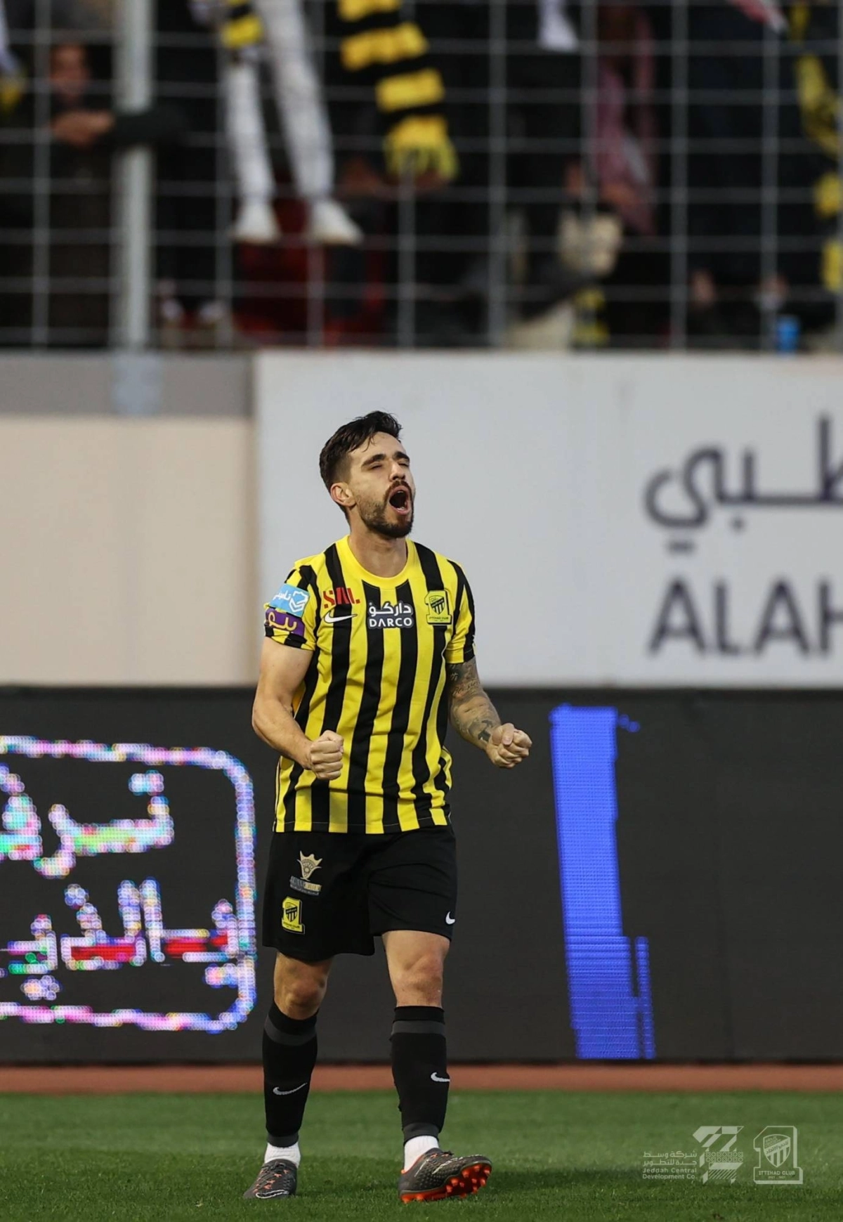 كورنادو بعد تسجيله هدف قاتل في شباك الطائي