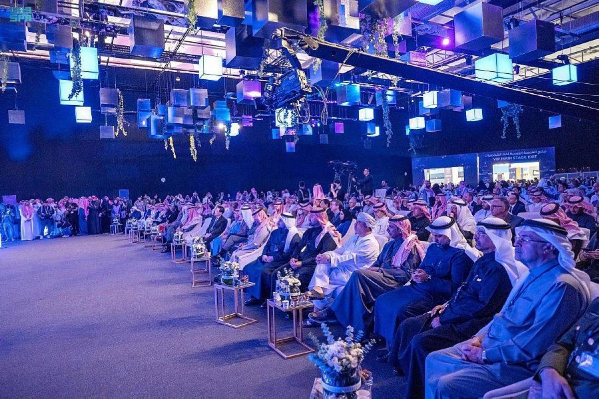 حضور جلسة الافتتاح