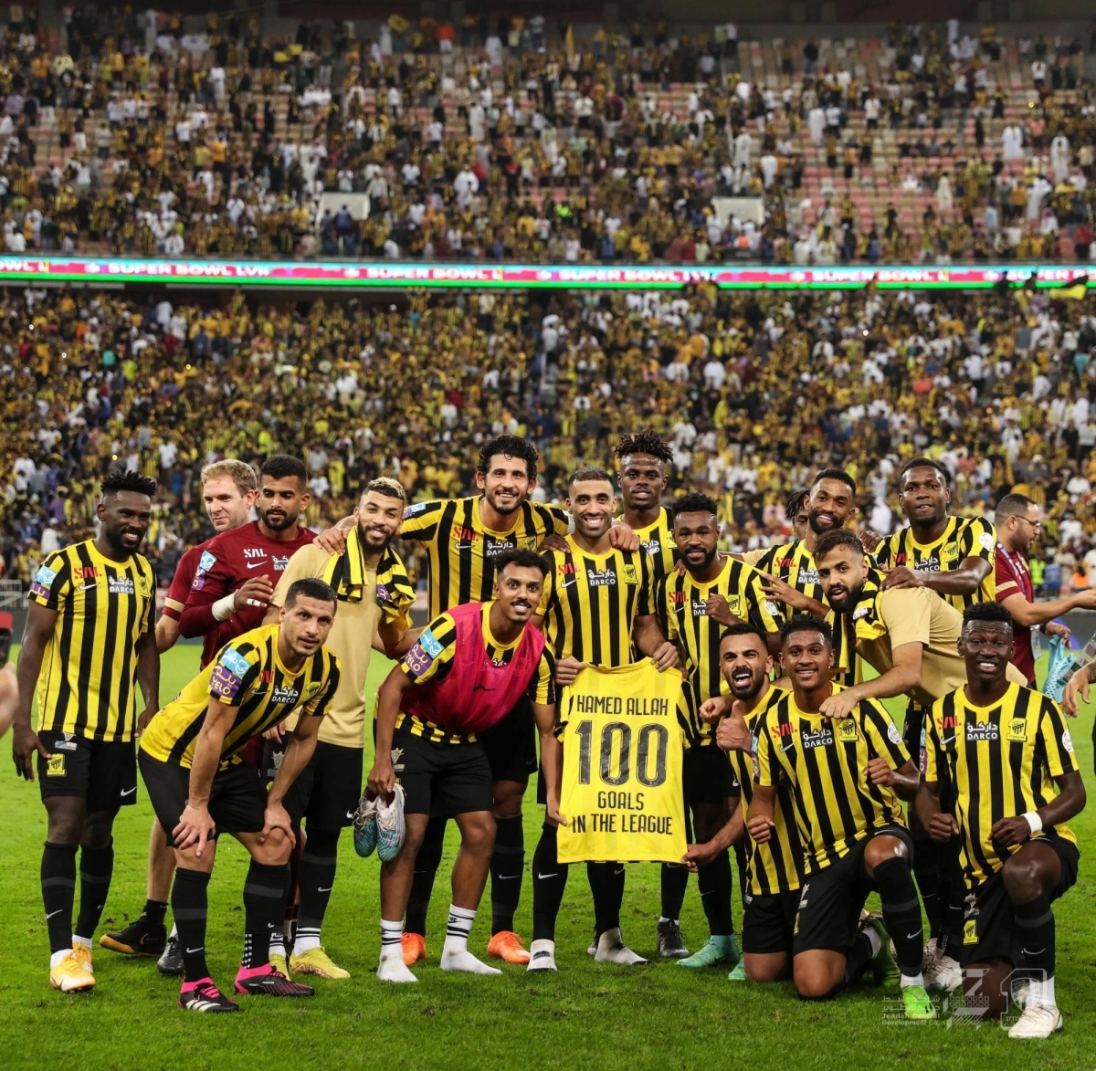 

احتفال لاعبي الاتحاد بمئوية حمدالله