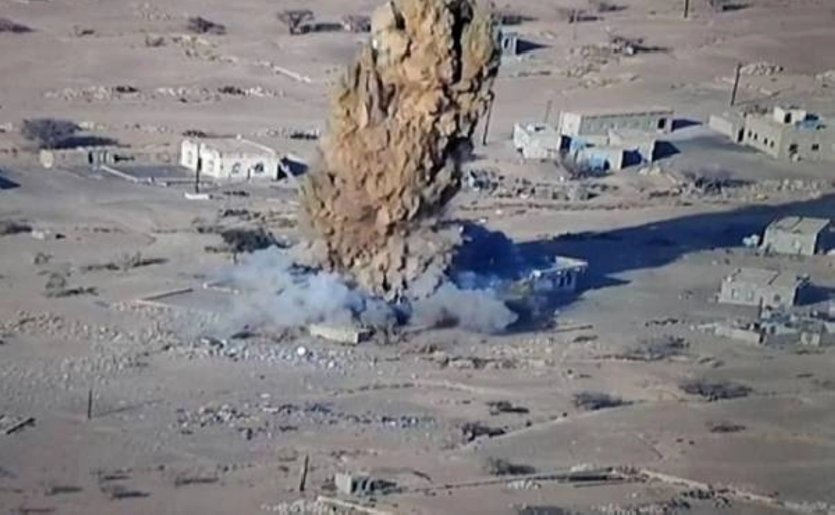 

من تفجير المنازل من قبل الحوثي بصرواح مأرب                                (مكة)