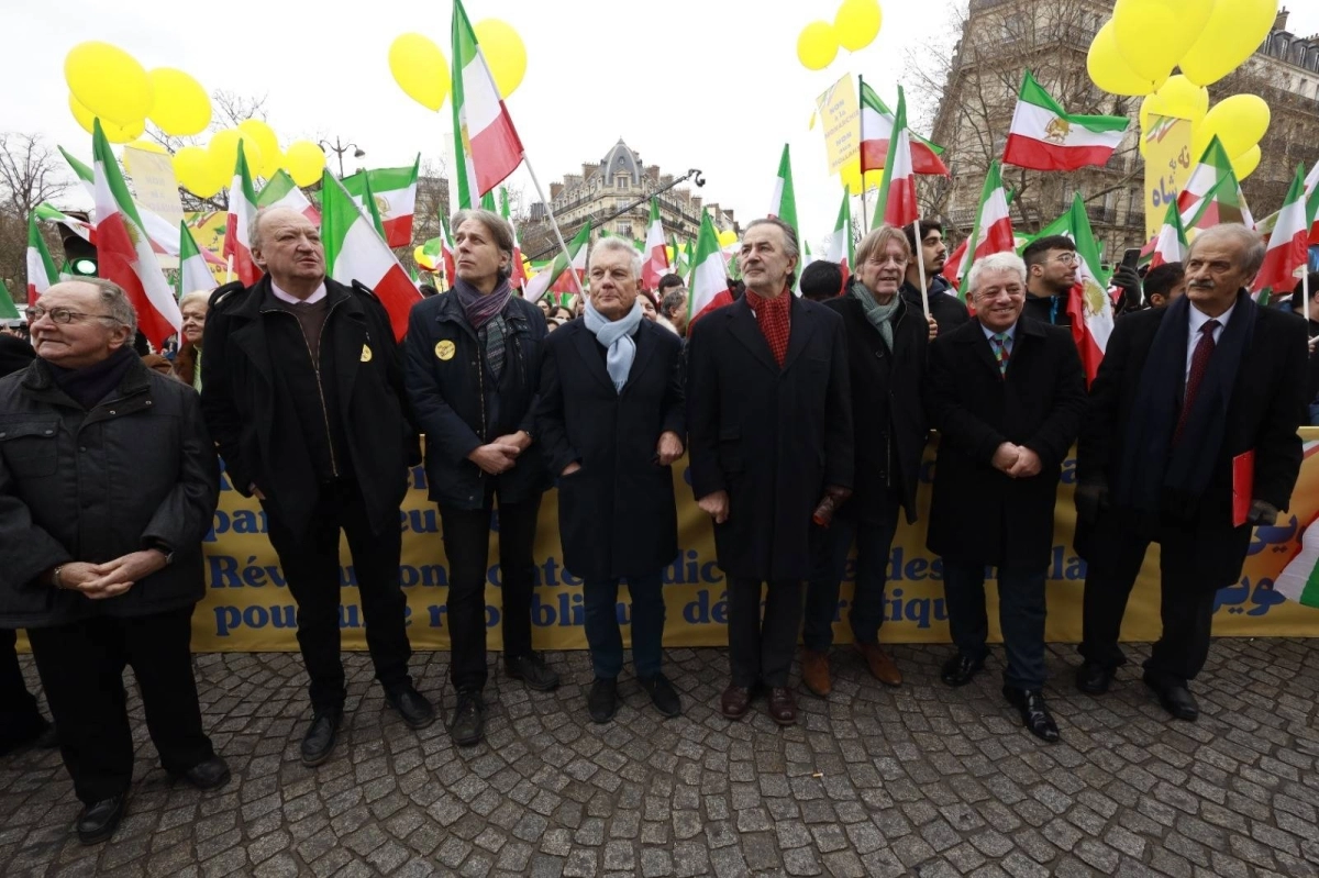 شخصيات عالمية شاركت في المسيرة