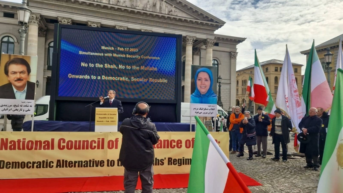 

مظاهرات مجاهدي خلق في ميونخ                                                                                             (مكة)