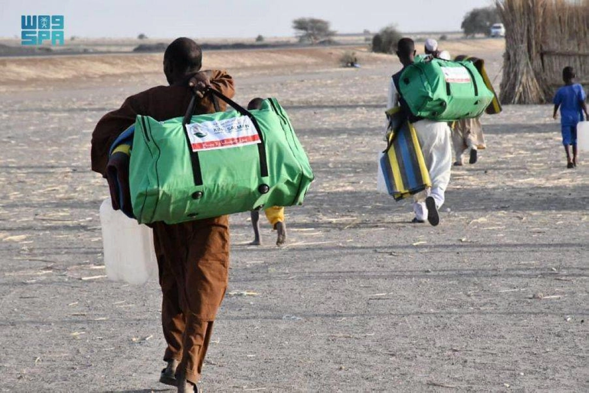 المساعدات في أيدي المتضررين