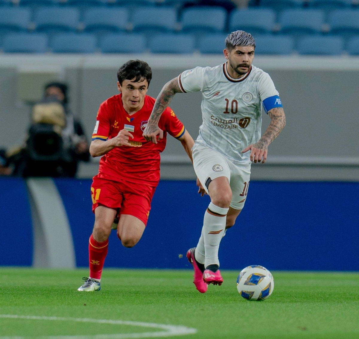 بانيغا خلال مباراة الشباب وناساف