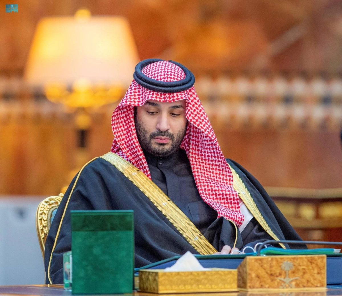 

ولي العهد خلال الجلسة