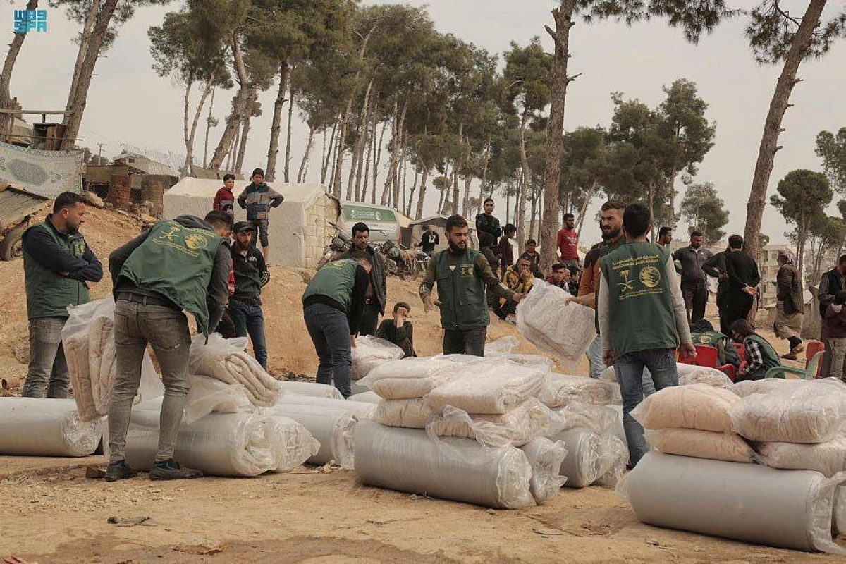 

من توزيع المساعدات على متضرري الزلزال