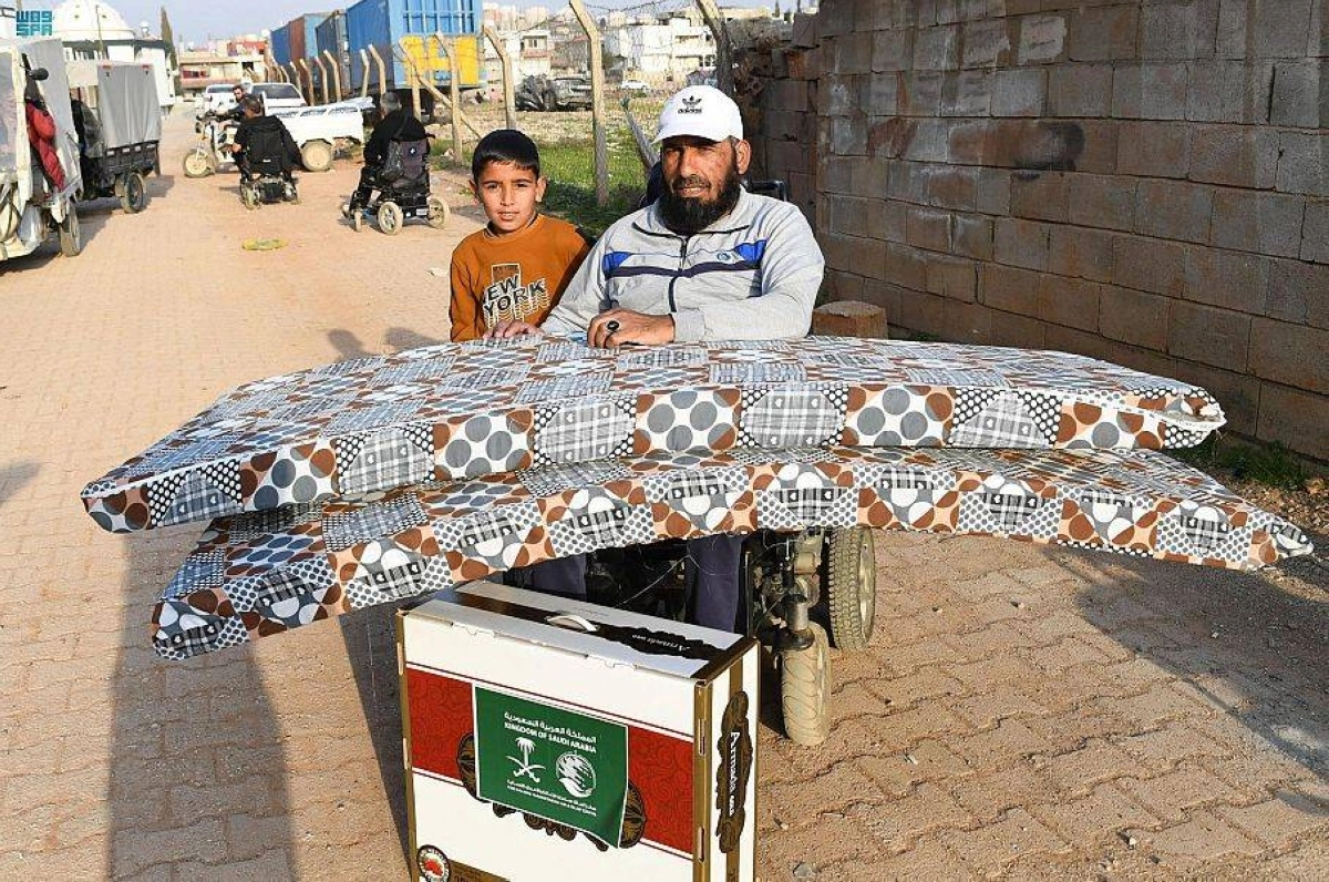 تركي يحصل على المواد الايوائية