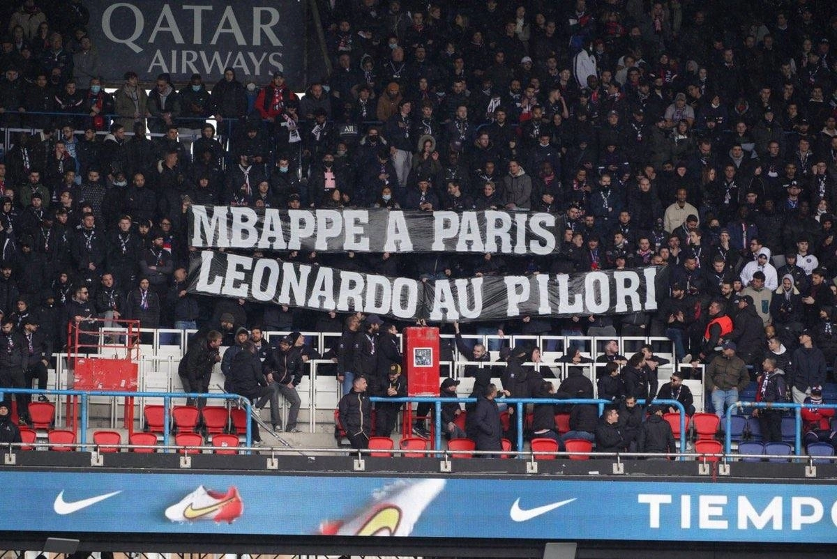 

جماهير باريس بعد انضمام مبابي