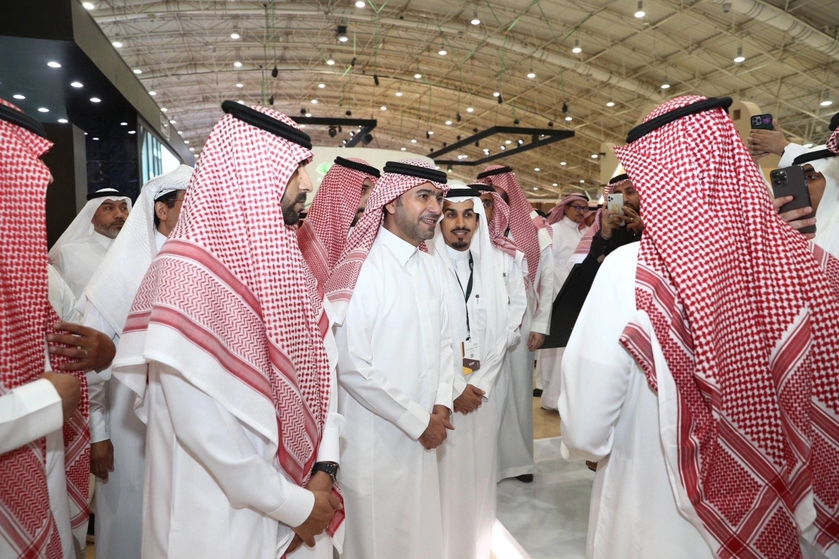 الحقيل في جولة بالمعرض