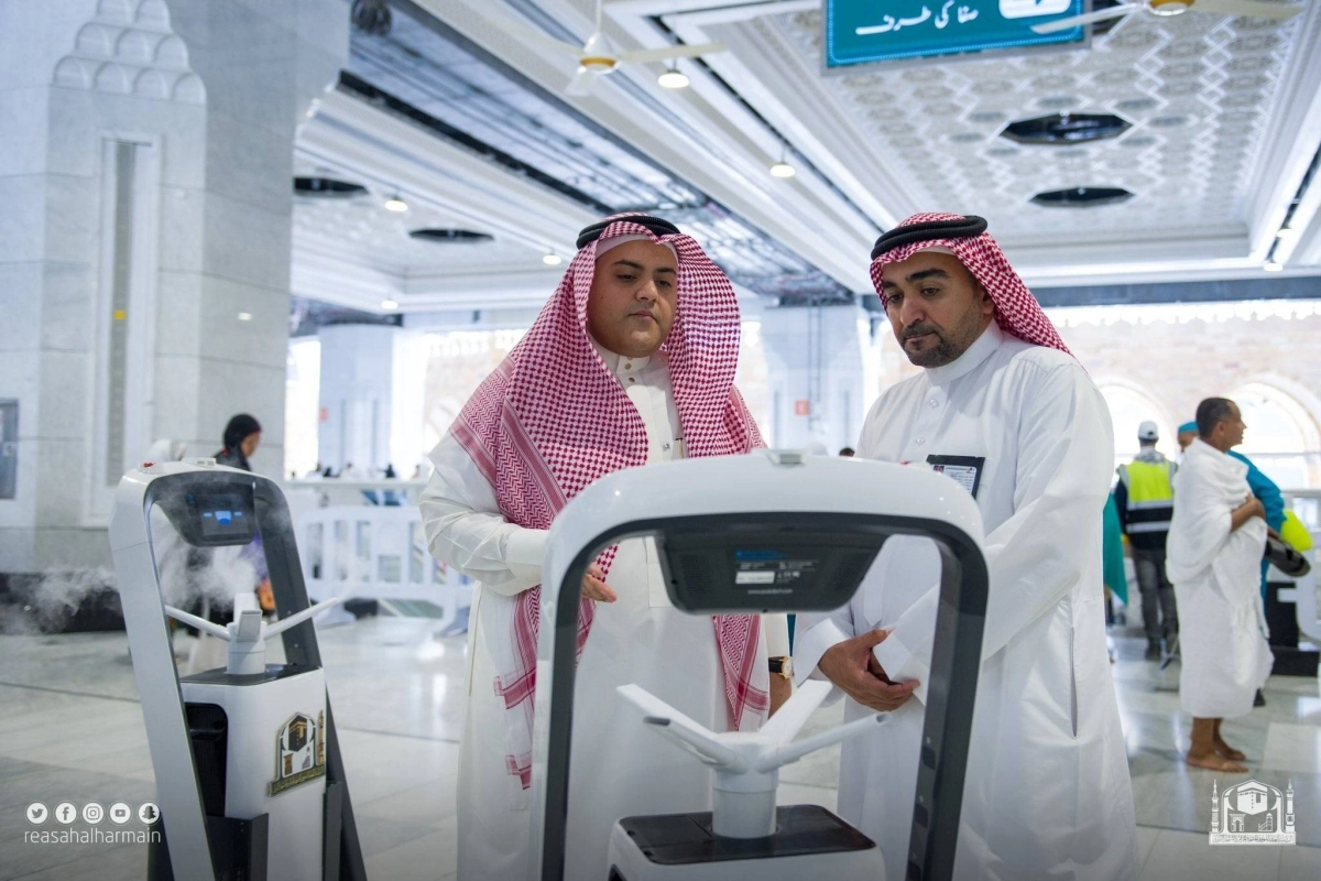 

روبوتات الترجمة والإرشاد المكاني                                                          (مكة)