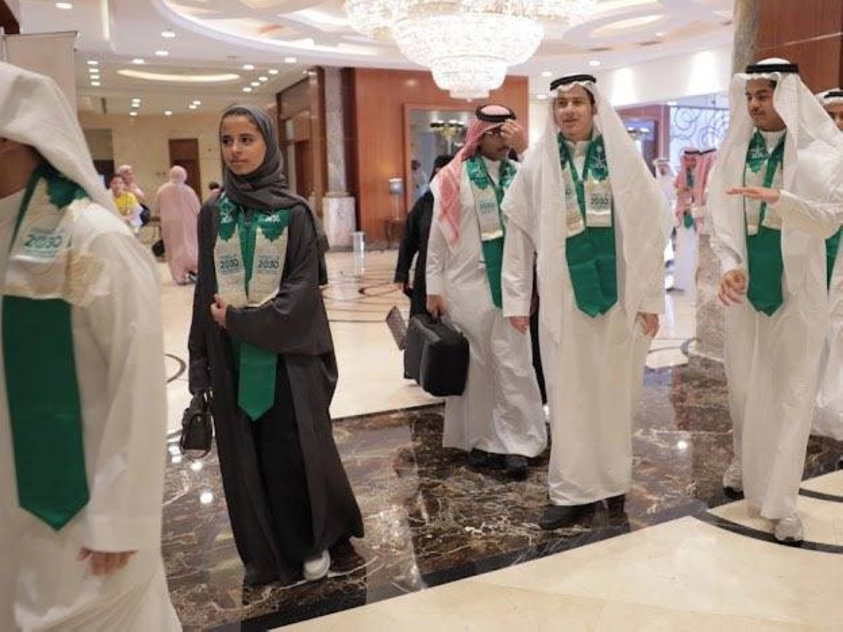 

طلاب خلال توزيع الجوائز                                  (مكة)