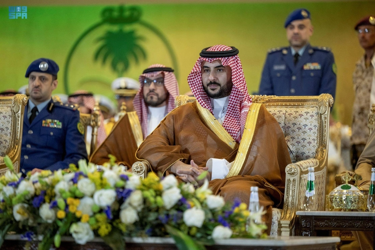 

خالد بن سلمان لدى رعايته حفل التخريج                                          (مكة)