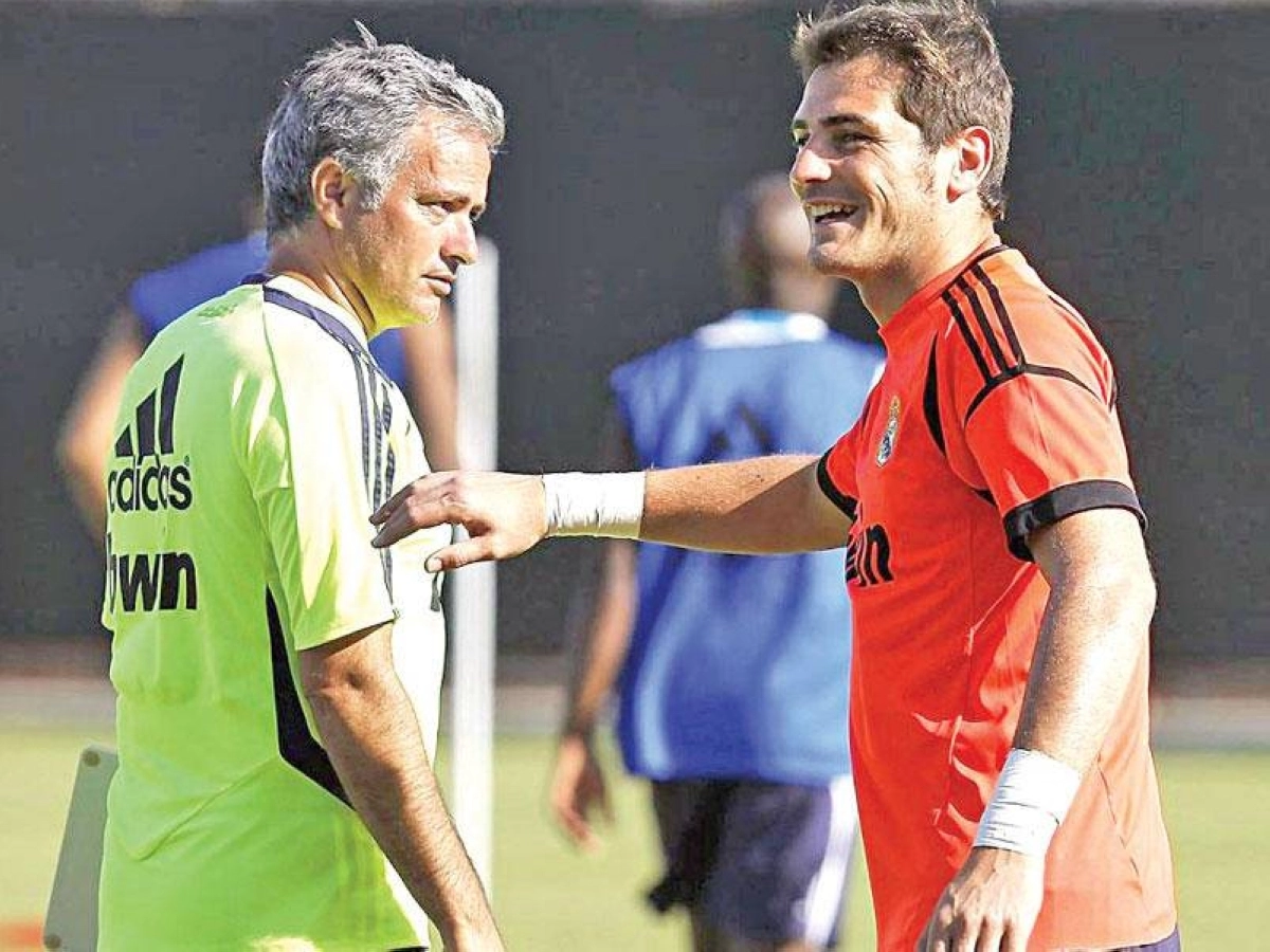 مورينيو وكاسياس