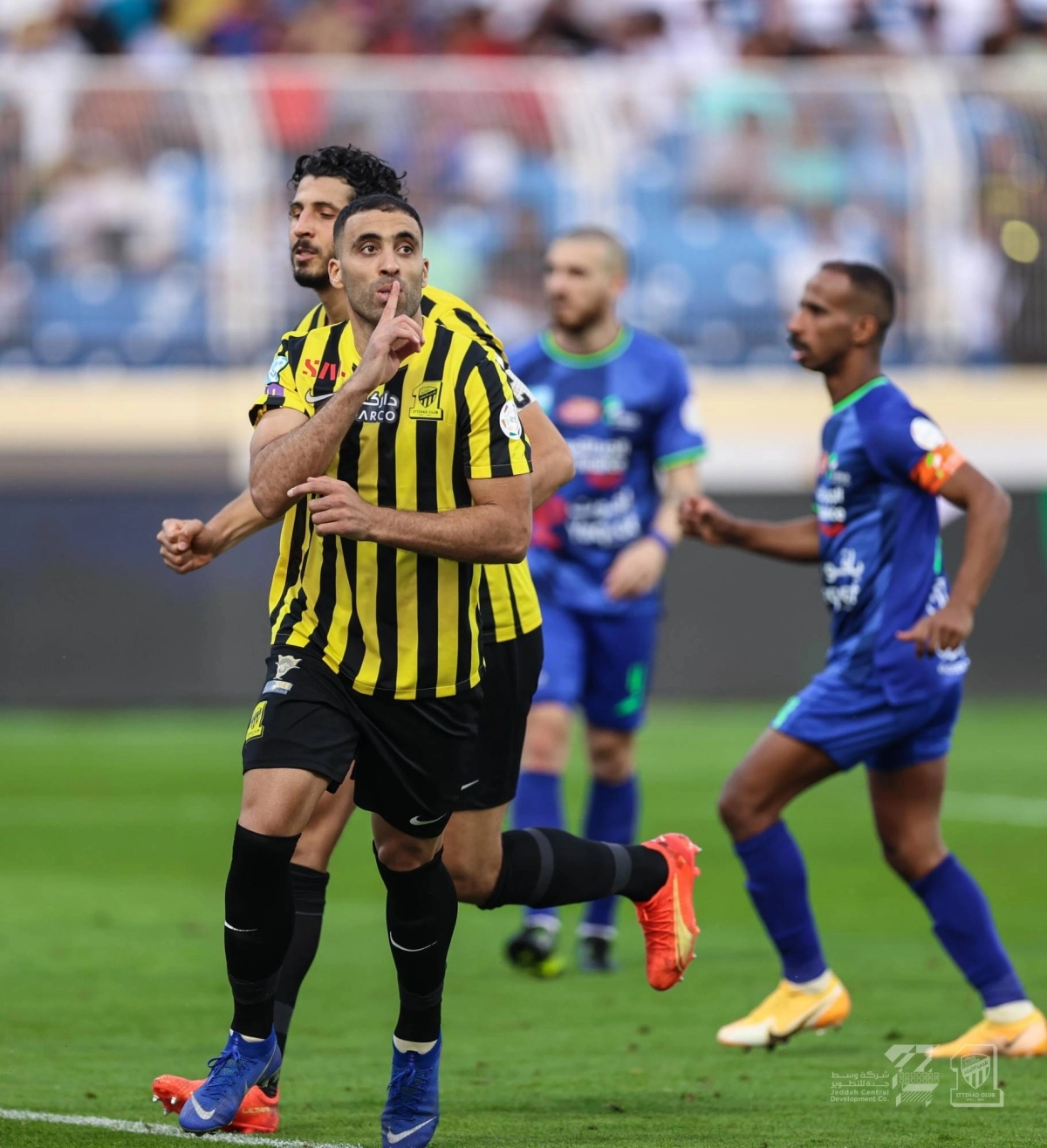 

حمدالله يحتفل على طريقته