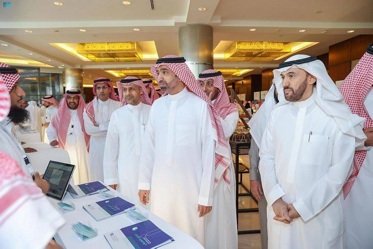  وزير الموارد البشرية في جولة على هامش المنتدى (مكة)