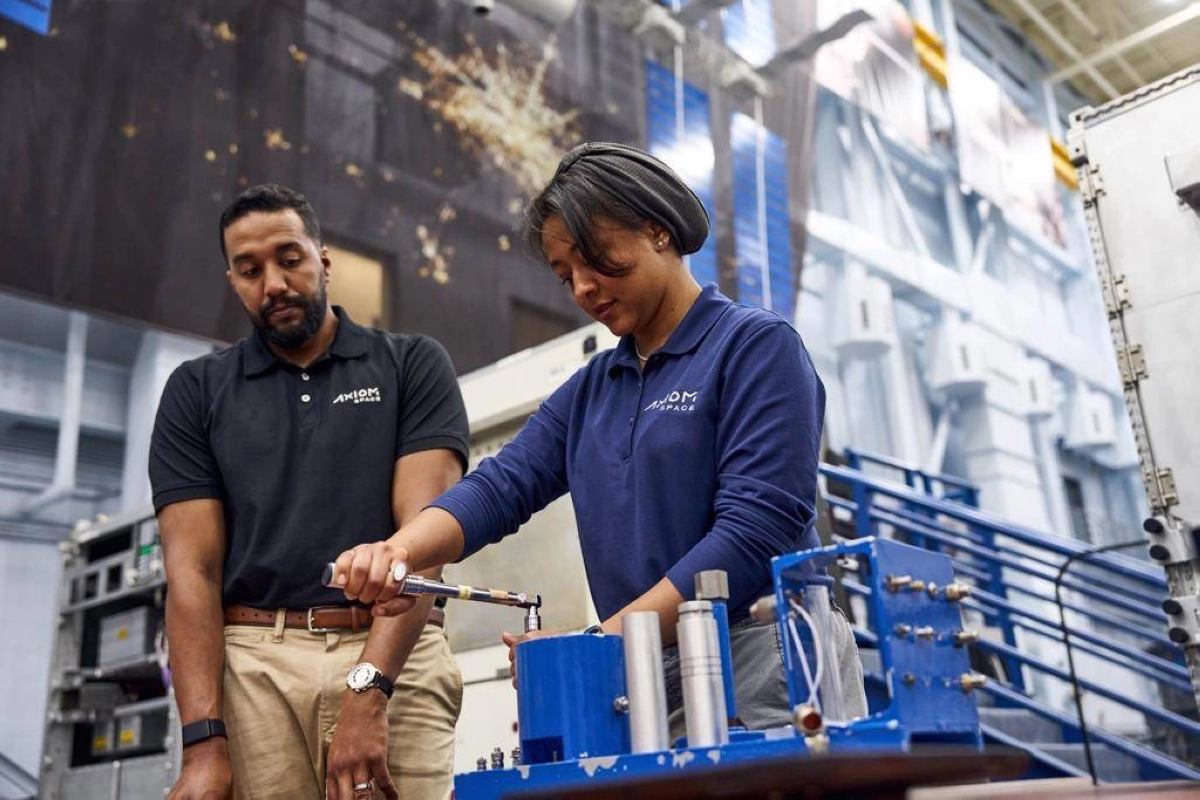 

ريانة وعلي في إحدى المهمات