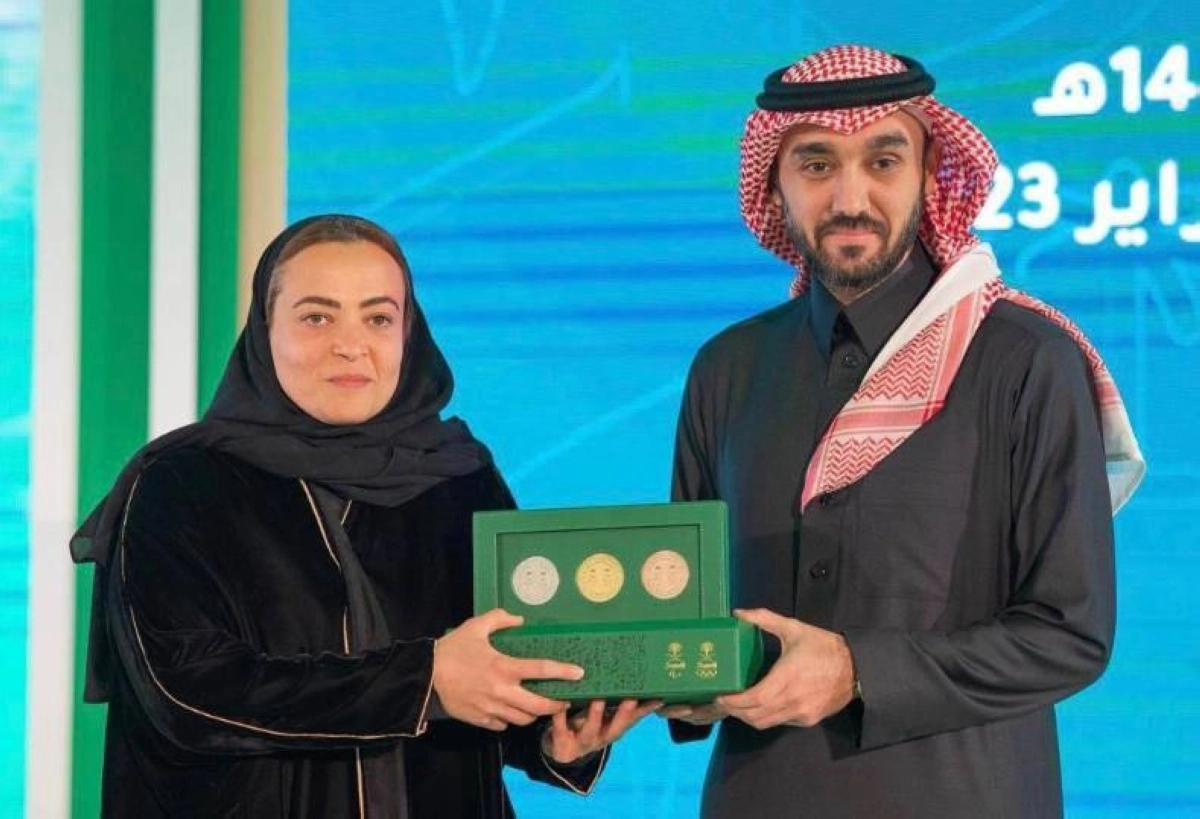 

 لمياء بنت إبراهيم وعبدالعزيز بن تركي في مناسبة رياضية سابقة