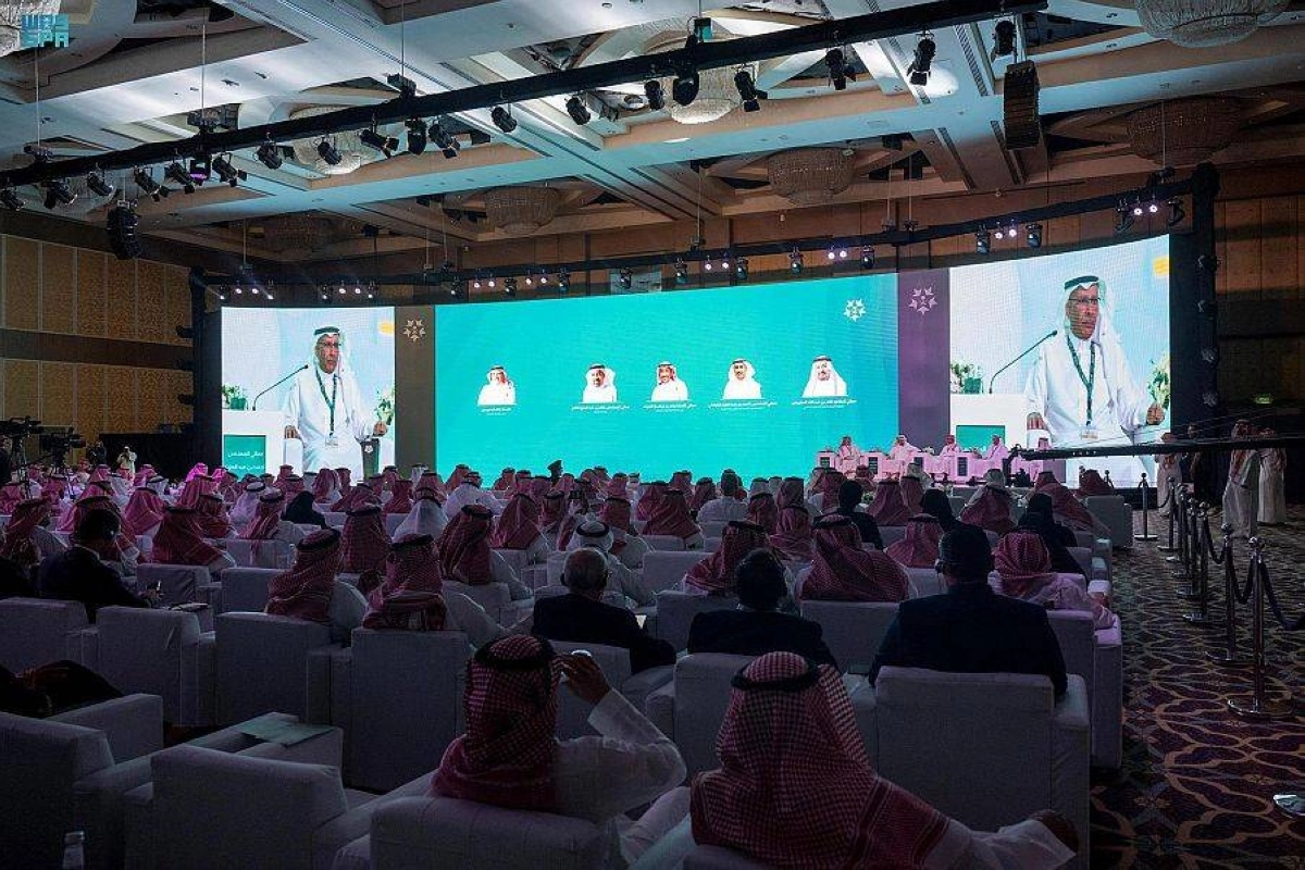 حضور الجلسة الحوارية