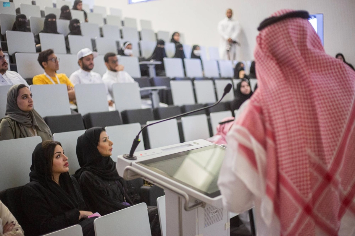 طلاب مشاركون في هاكثون المسؤولية المجتمعية (مكة)  