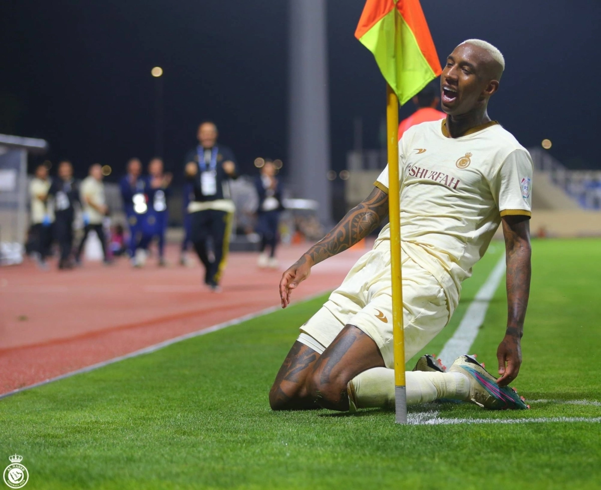 تالسكا بعد تسجيله الهدف الثاني