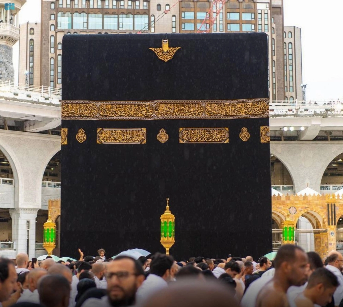 

معتمرون يؤدون نسكهم باطمئنان           (مكة)