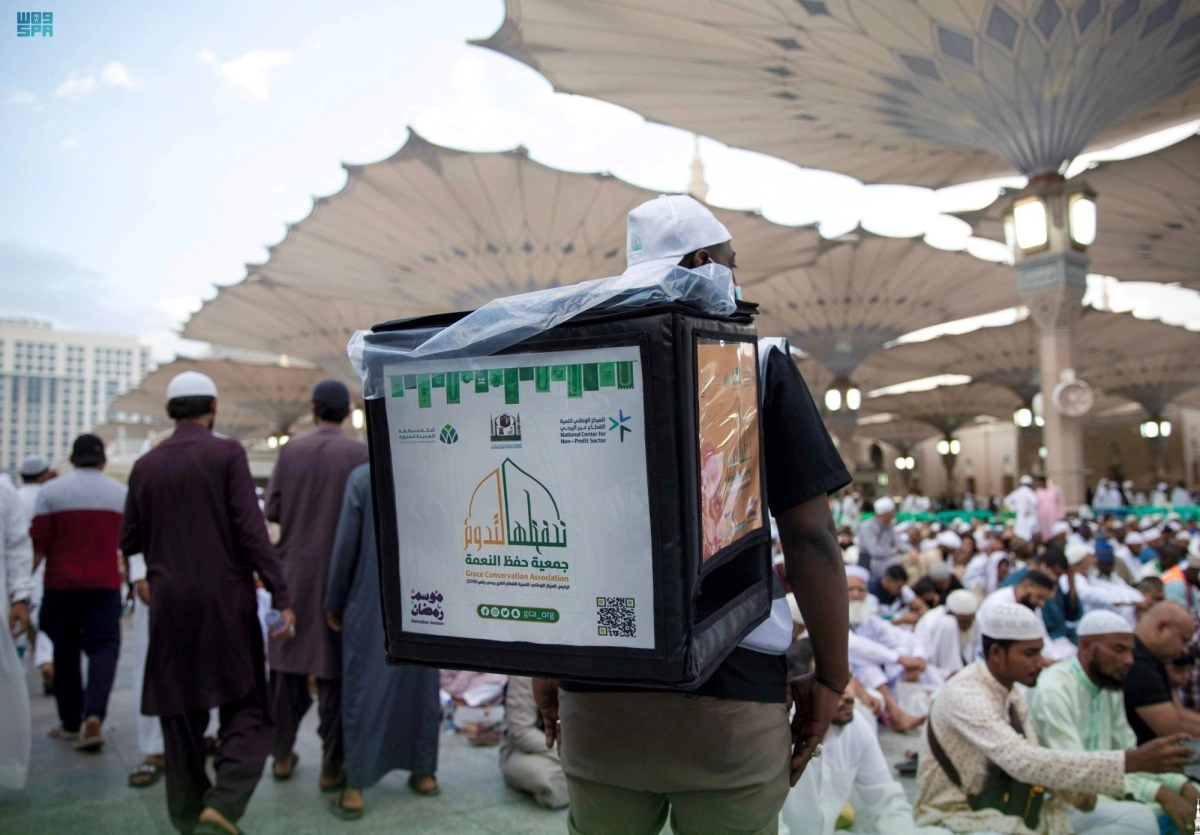  احد المتطوعين في المسجد النبوي (مكة)