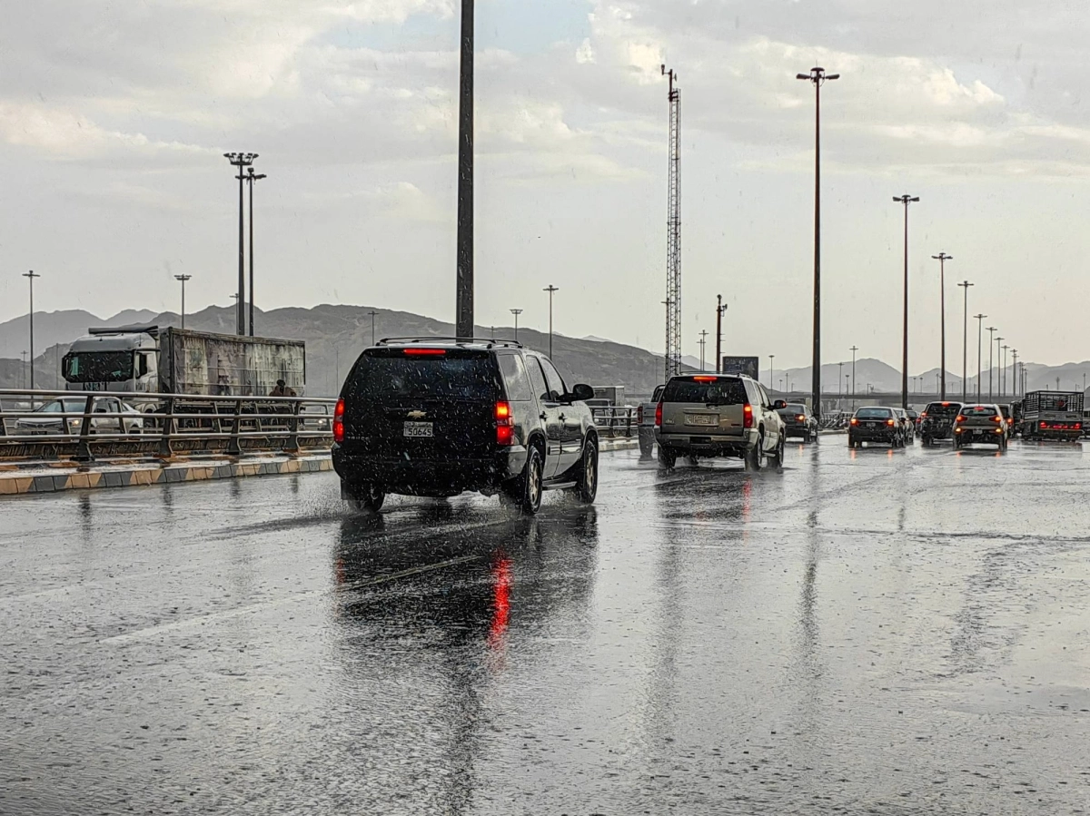 

جانب من الأمطار التي هطلت على العاصمة المقدسة أمس                    (أنس الحارثي)