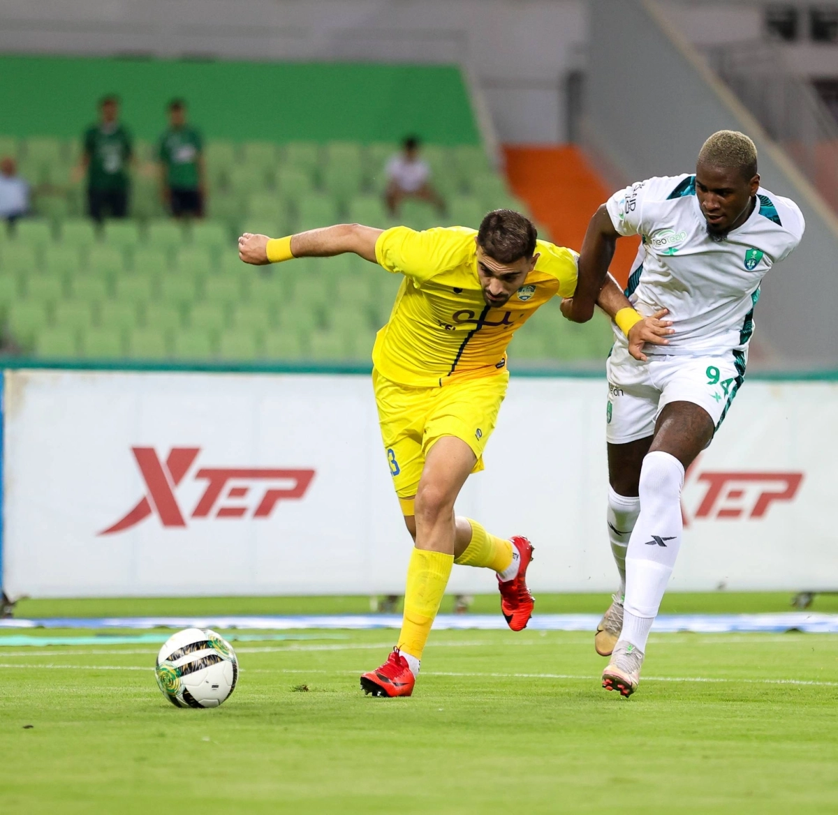 من لقاء الأهلي والعين