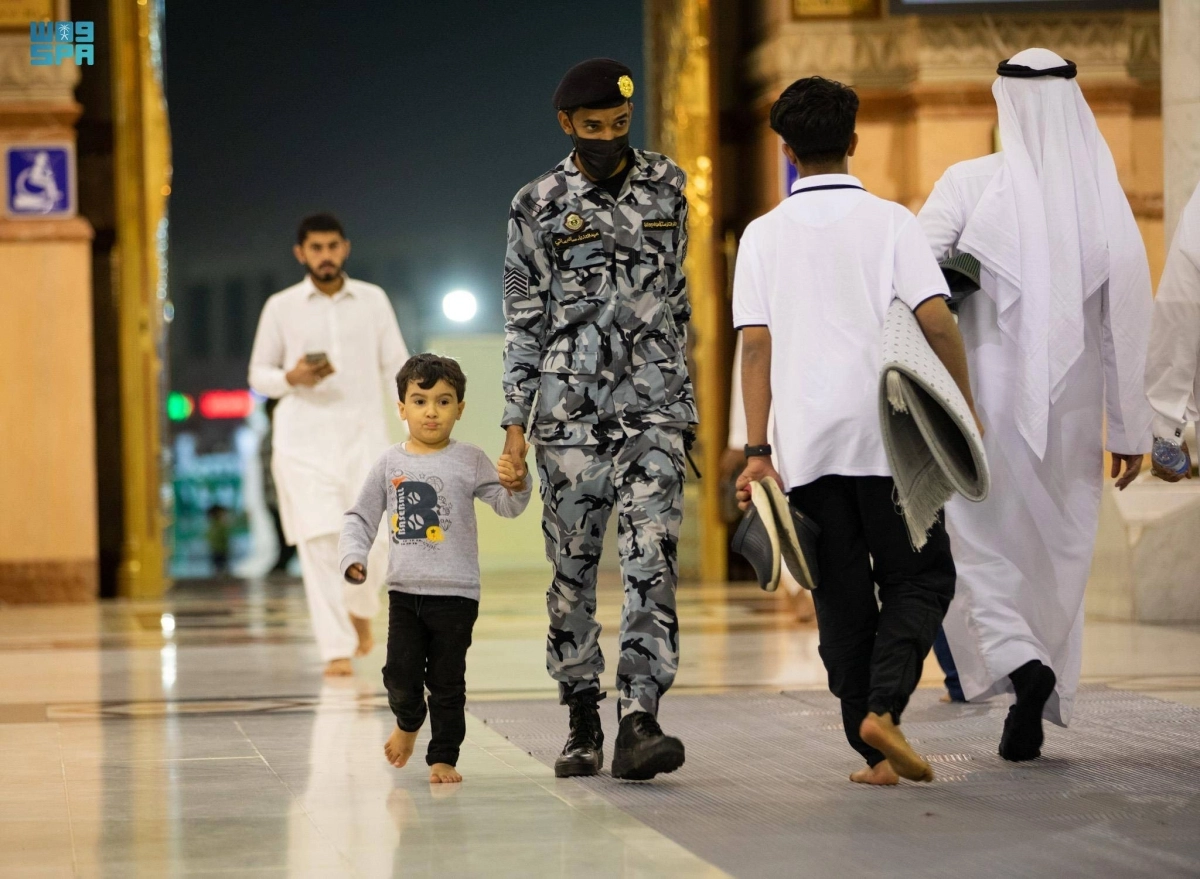 جهود أمنية ترافق حشود المصلين (مكة)