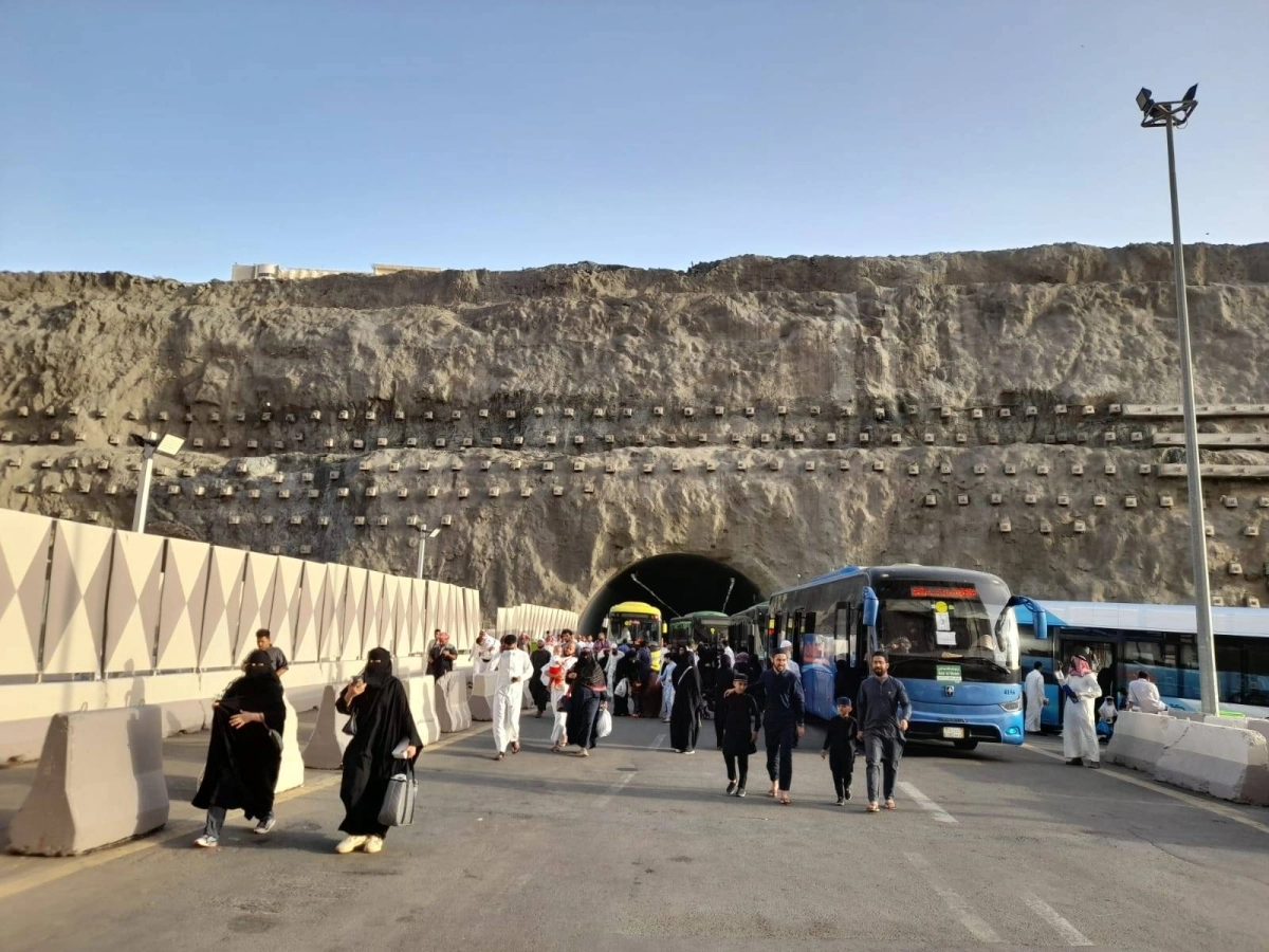 حافلات تمر من نفق كدي للمسجد الحرام (مكة)