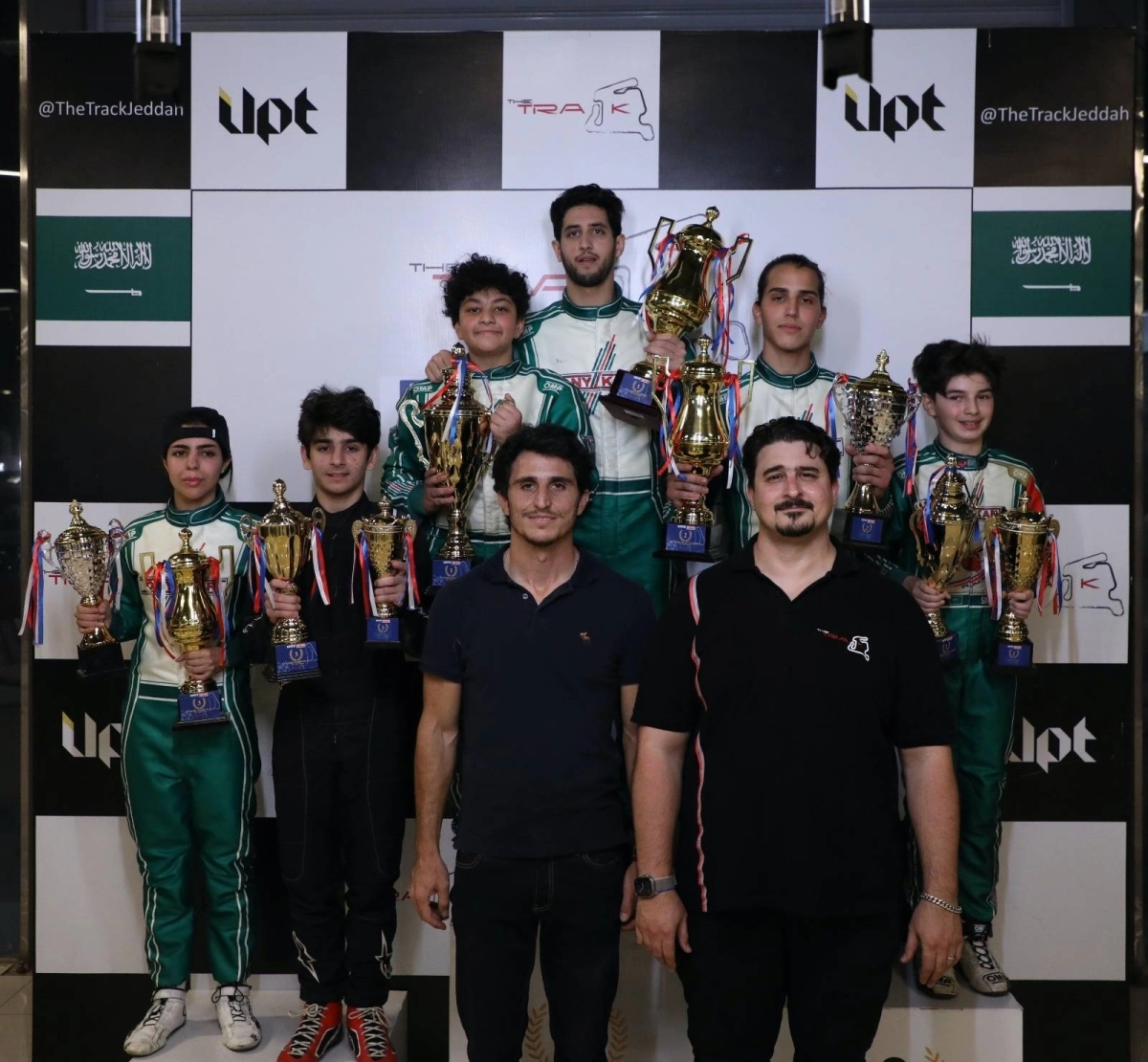 

تتويج عبدالله الخريجي والفائزين في سباق الكارتينغ