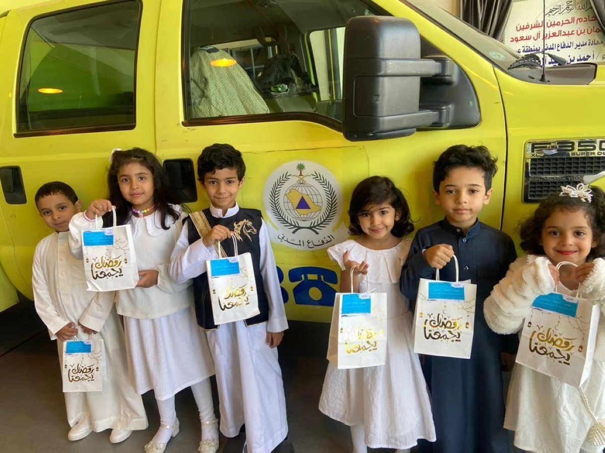 

زيارة أبطال الدفاع المدني