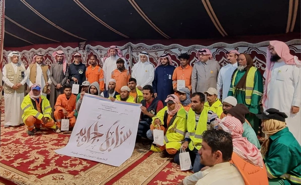 المشاركة في تكريم عمال النظافة في خيمة رمضانية 