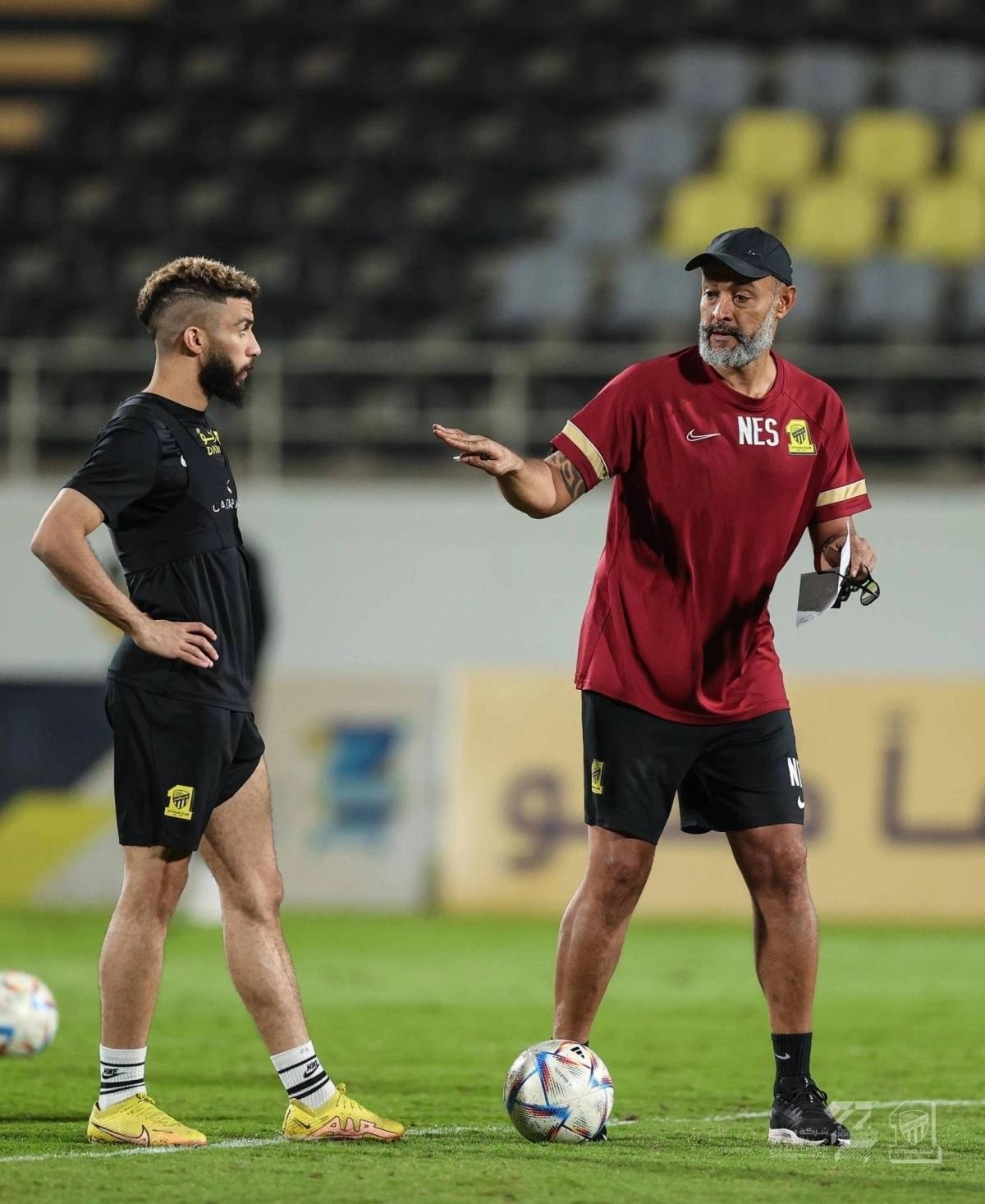 

سانتو يوجه العبود