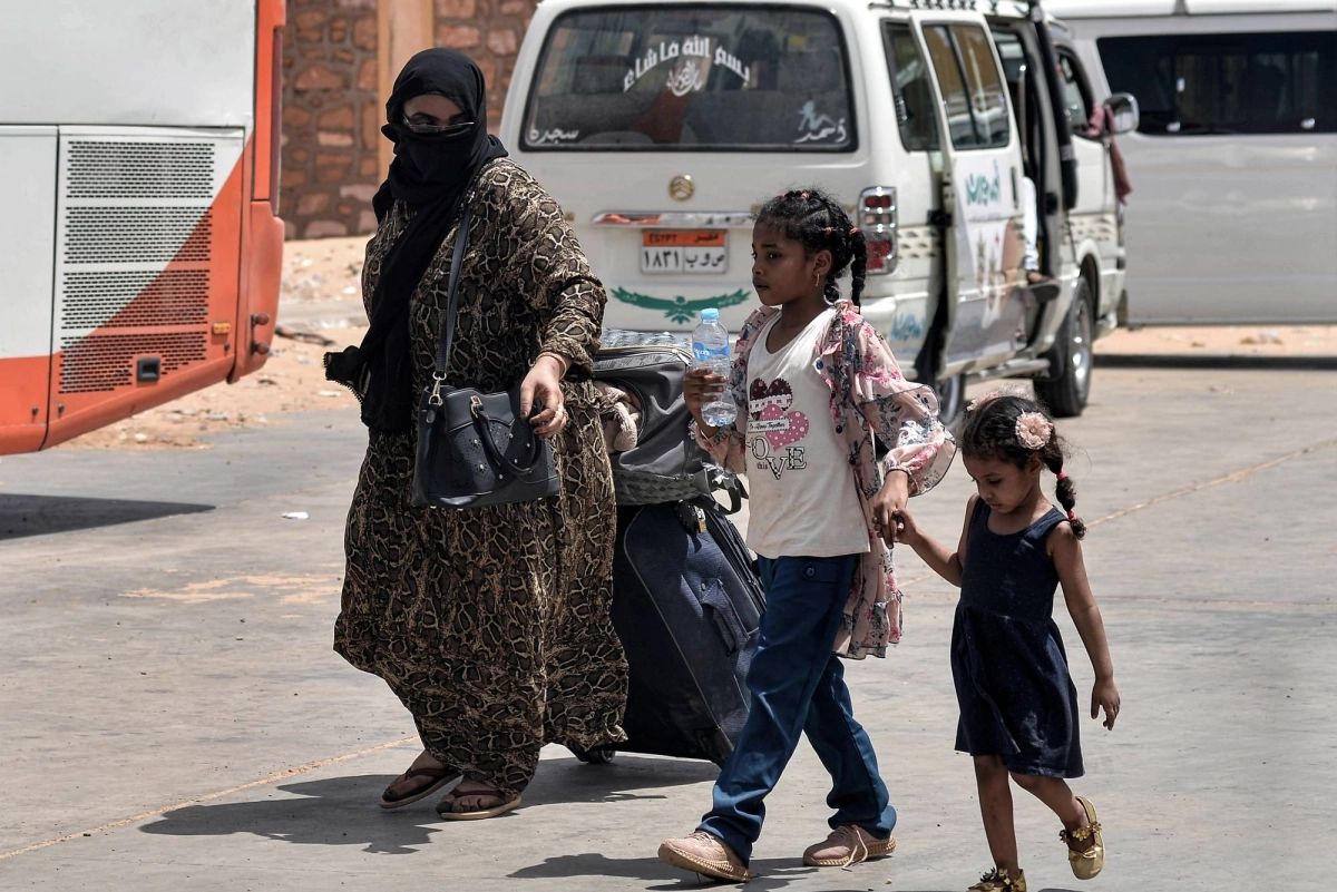 أسرة سودانية تركت الخرطوم بسبب الاشتباكات