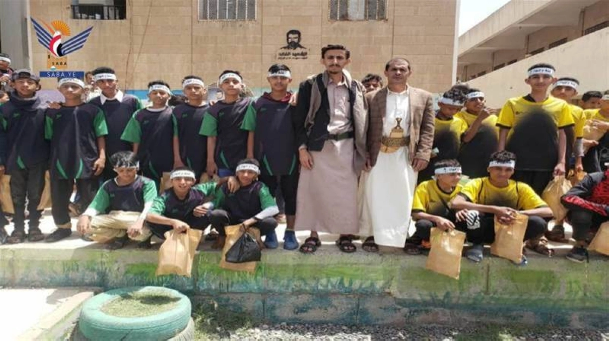 طلاب يمنيون في معسكرات الحوثي (مكة)