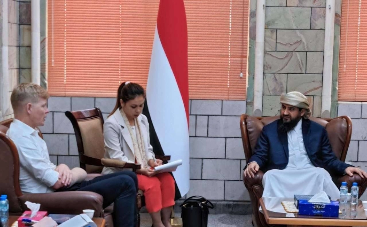 

عضو مجلس الرئاسة المحرمى يلتقي المبعوث الأممي                    (مكة)