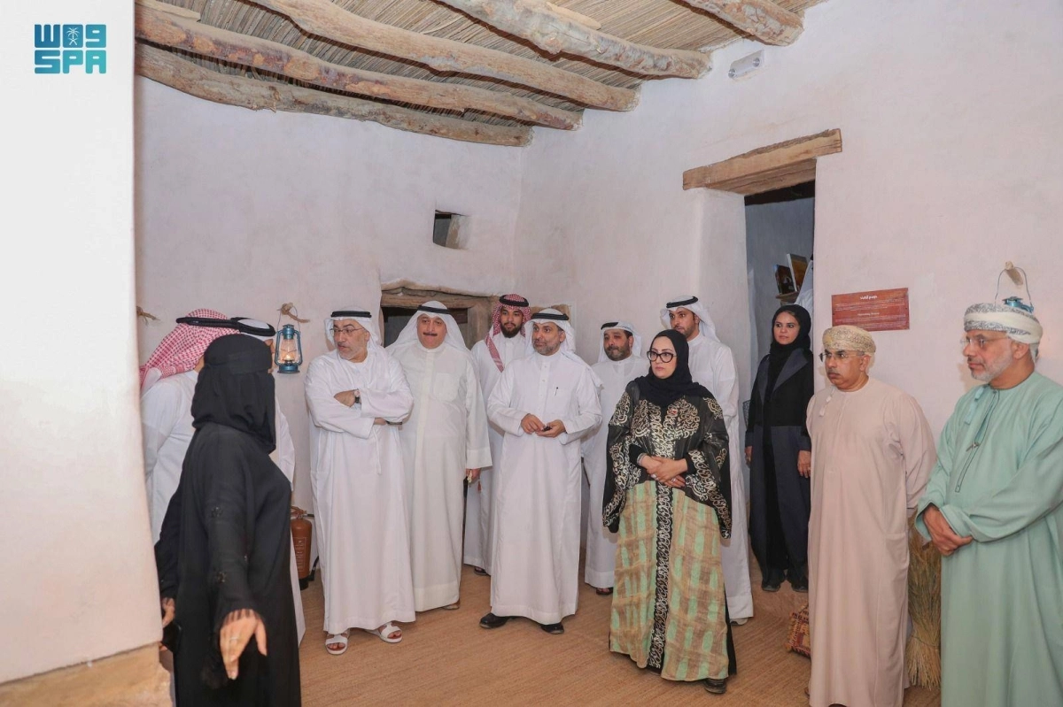 وزراء الصحة خلال جولتهم السياحية في العلا (مكة)