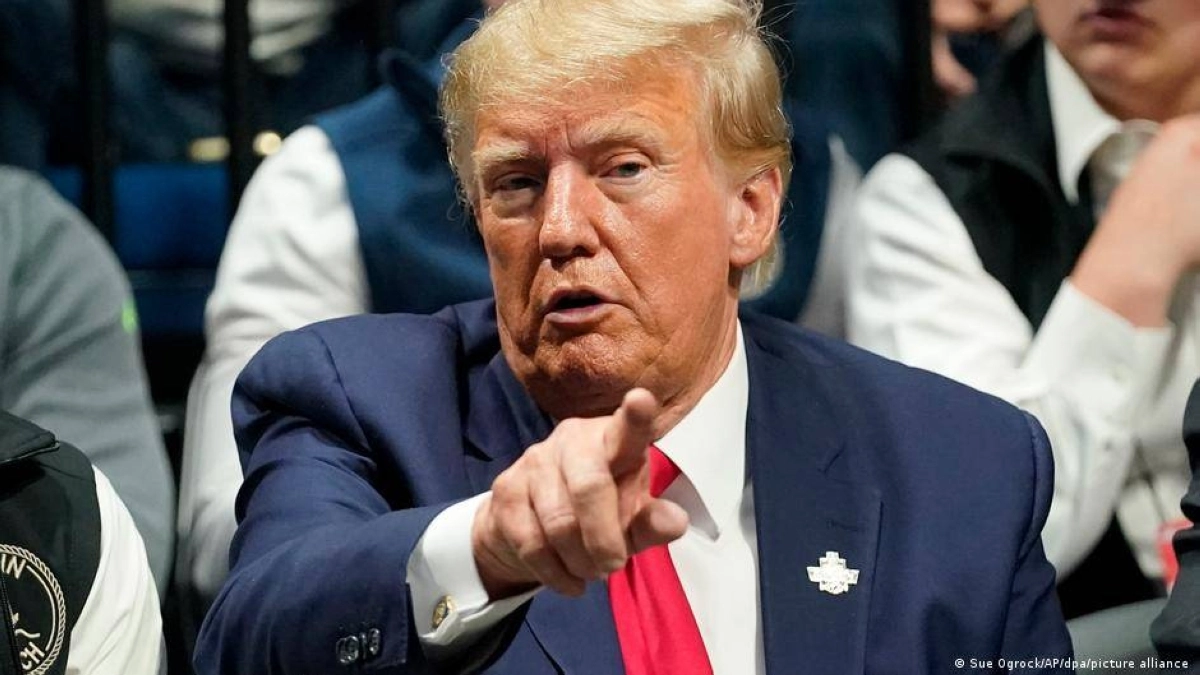 

دونالد ترمب