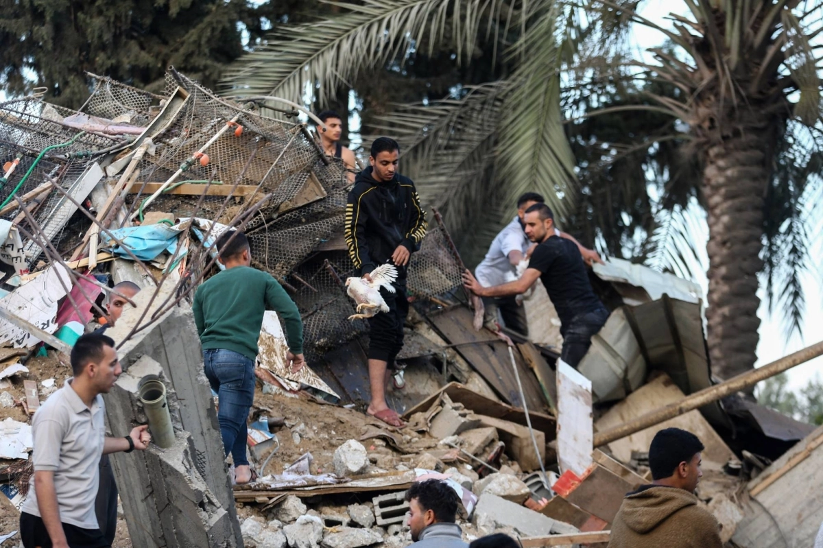 

منزل دمرته إسرائيل بالكامل في غزة       (د ب أ)