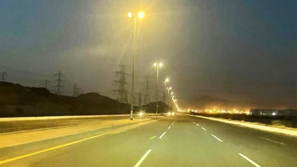 

إنارة ضاحية الحسينية                           (مكة)