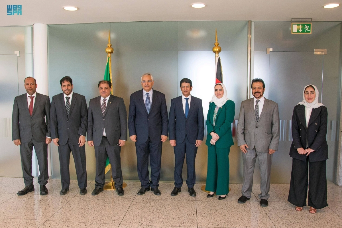 

جماعية عقب توقيع الاتفاقيات                                      (مكة)