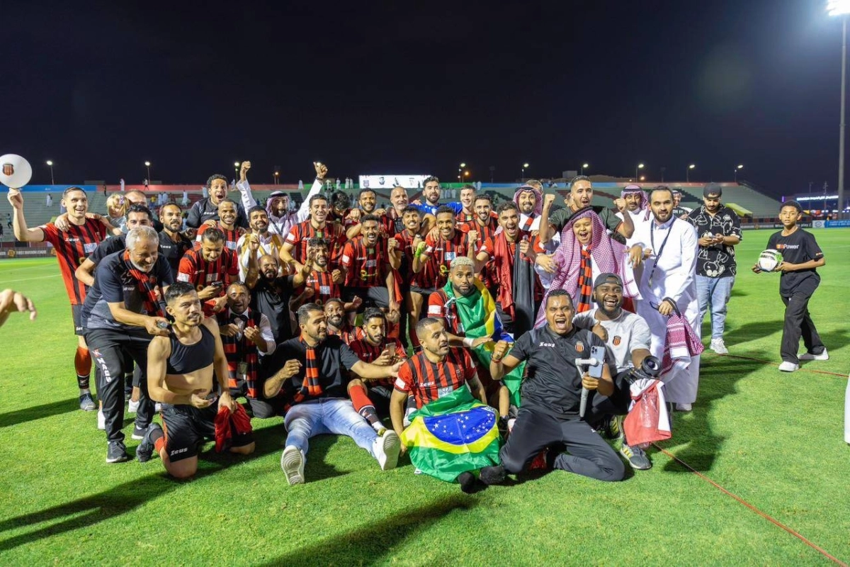 

فرحة لاعبي الرياض بالصعود