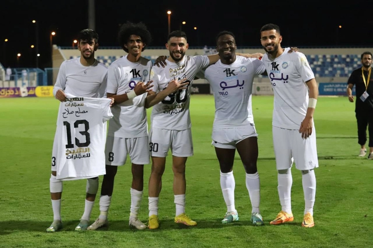 

الأخدود صعد رسميا للمرة الأولى في تاريخه