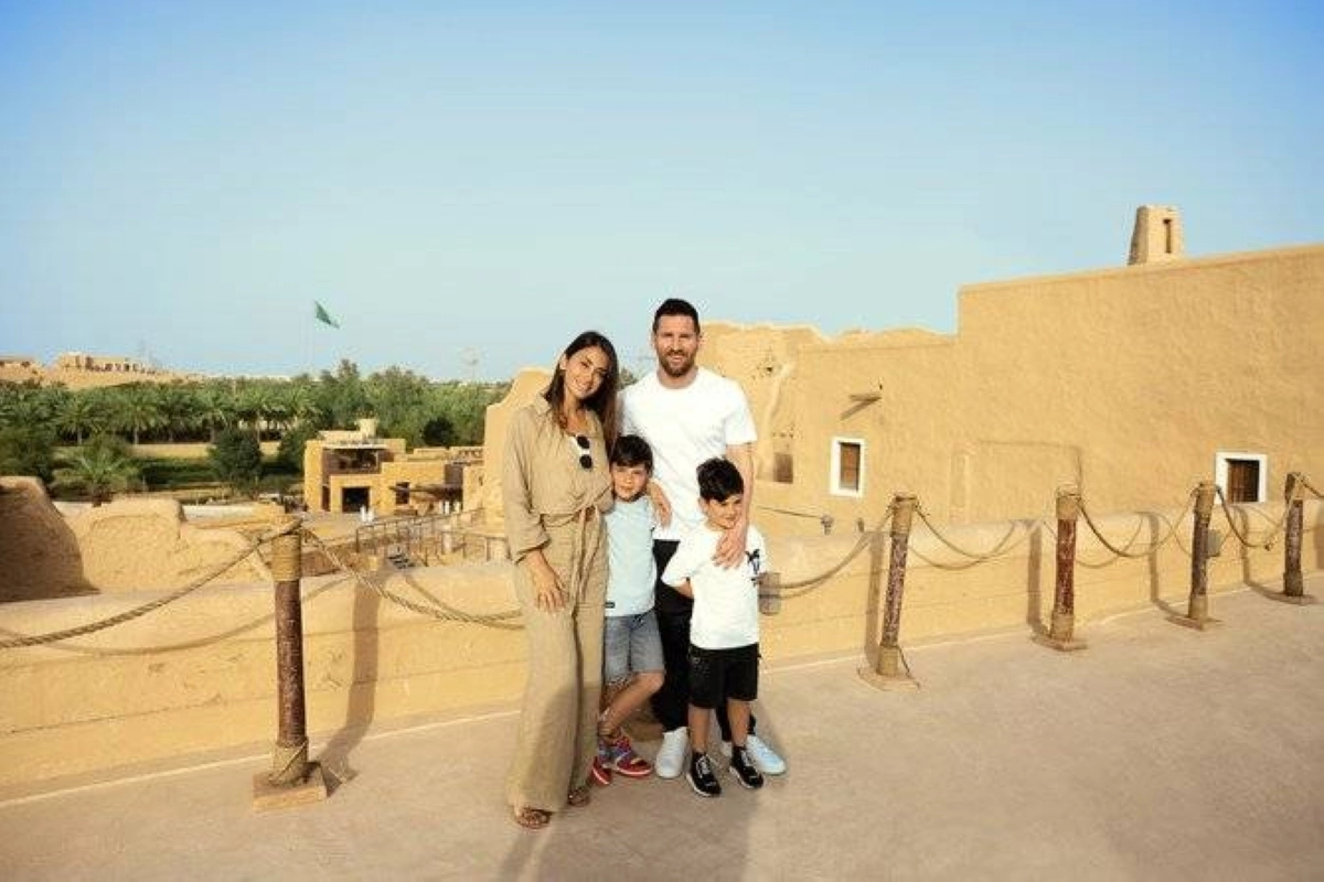 

ليونيل ميسي وعائلته في الدرعية