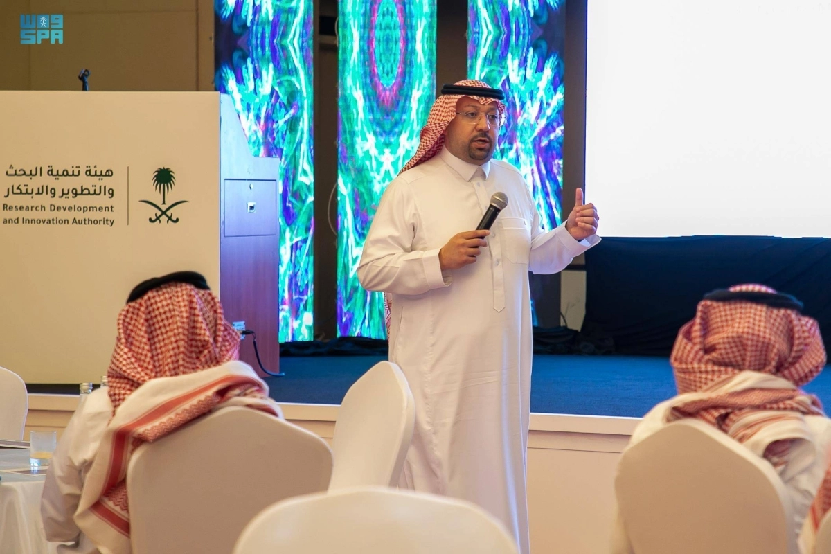 

جانب من ورشة العمل               (مكة)