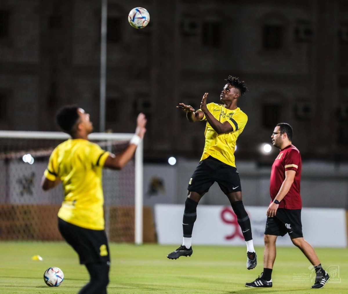 

هارون كمارا خلال تدريبات الاتحاد